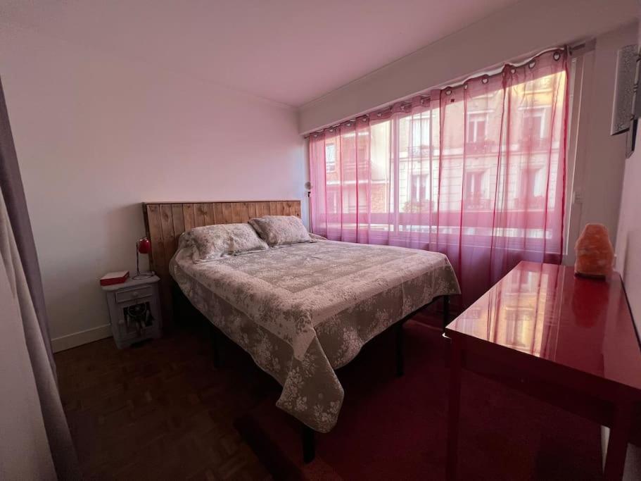 Grand Appartement Avec Balcon Et Parking Gratuit Sur Place París Exterior foto