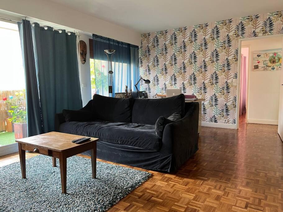 Grand Appartement Avec Balcon Et Parking Gratuit Sur Place París Exterior foto