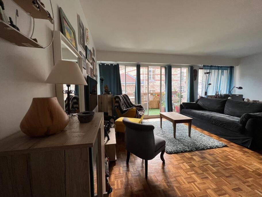 Grand Appartement Avec Balcon Et Parking Gratuit Sur Place París Exterior foto