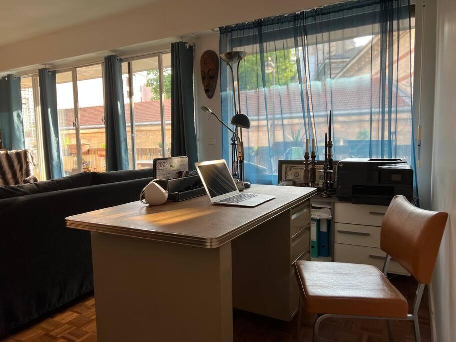 Grand Appartement Avec Balcon Et Parking Gratuit Sur Place París Exterior foto